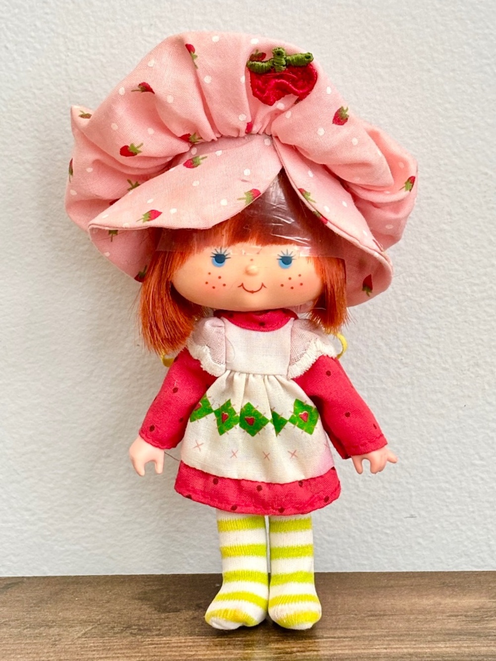 VINTAGE Strawberry Shortcake Doll Toy Figure Dressed Outfit Hat Kenner 1979